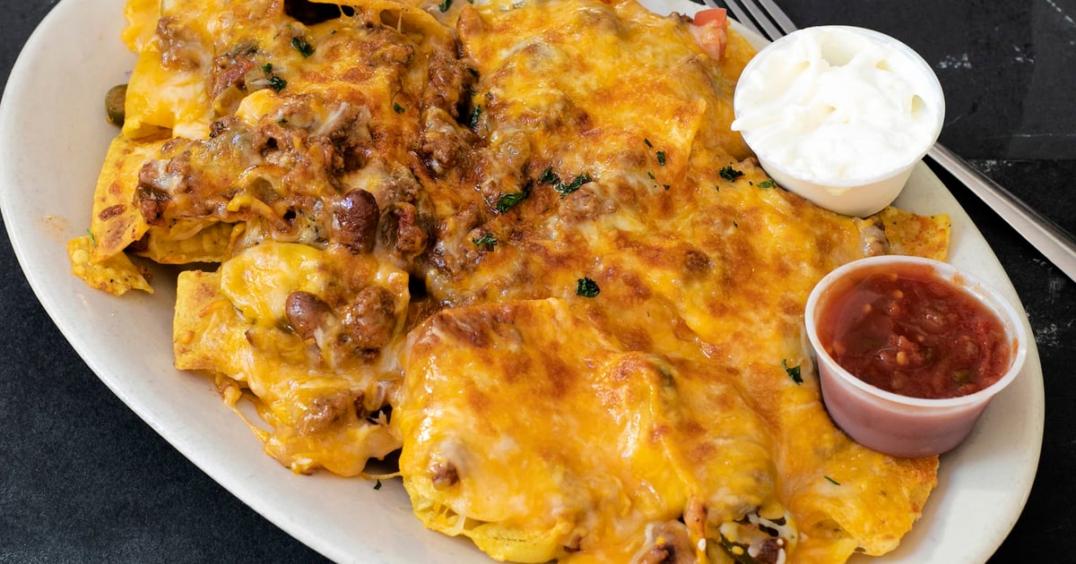 Chili Cheese Nachos Happy Hour Specials Pippa's Sports Cafe