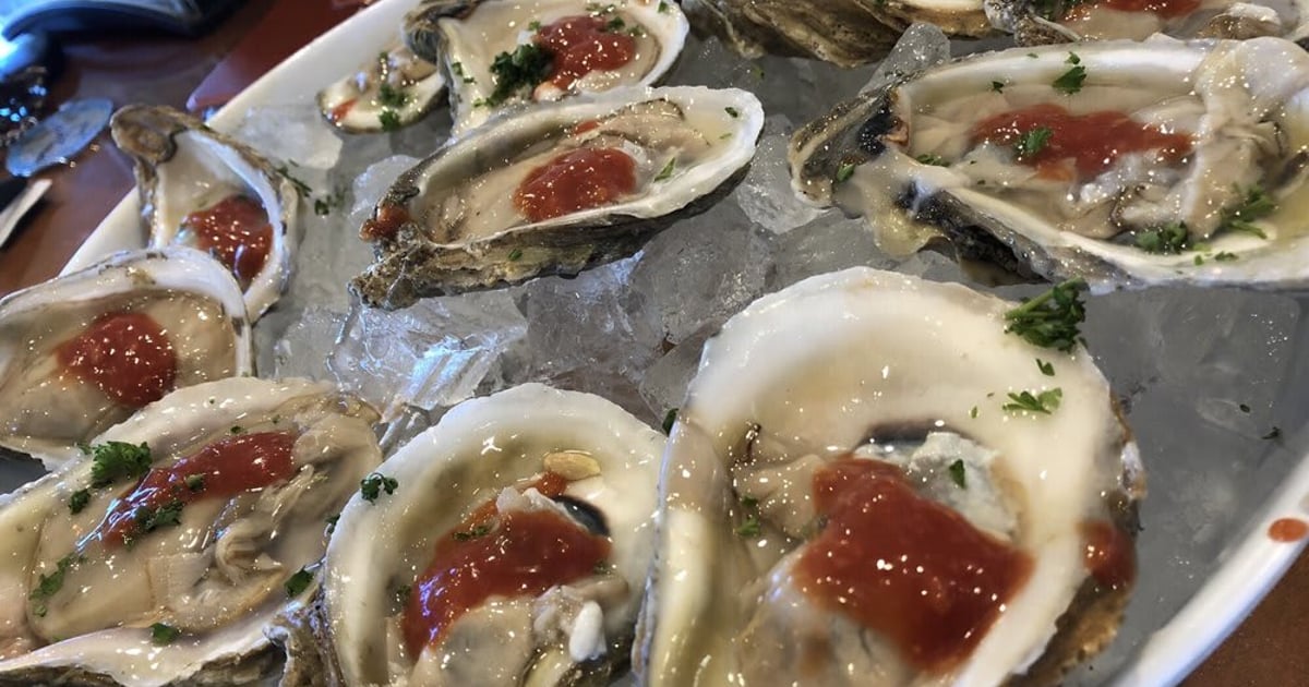 Oysters Beverages Palms Fish Camp Restaurant Seafood Restaurant in Jacksonville, FL