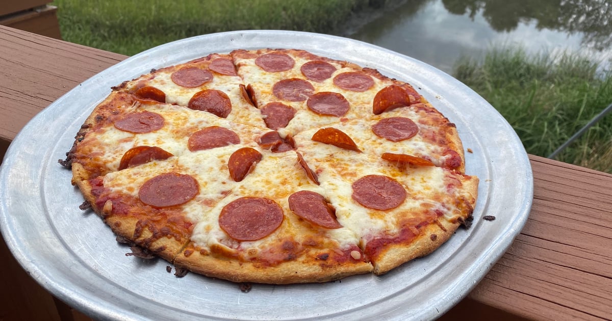 Pepperoni Pizza Beverages Palms Fish Camp Restaurant Seafood