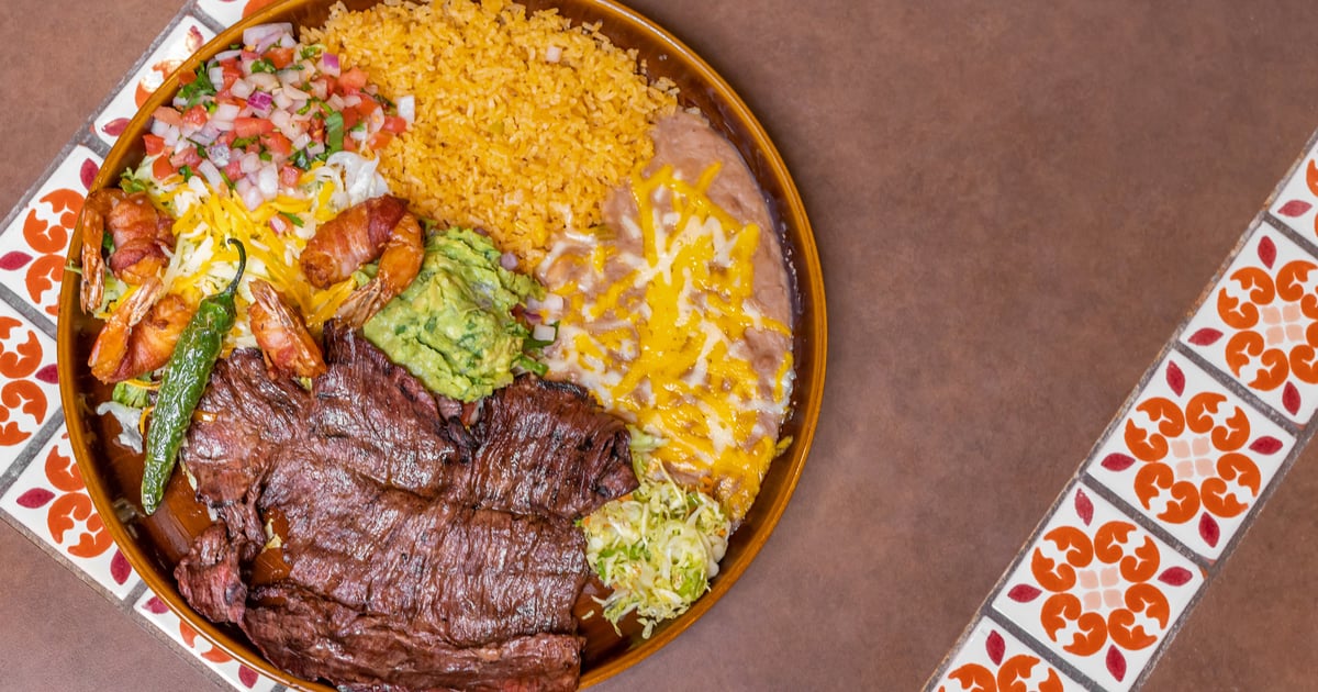 Carne Asada Y Camarones con Tocino Dinner Vaqueros Mexican