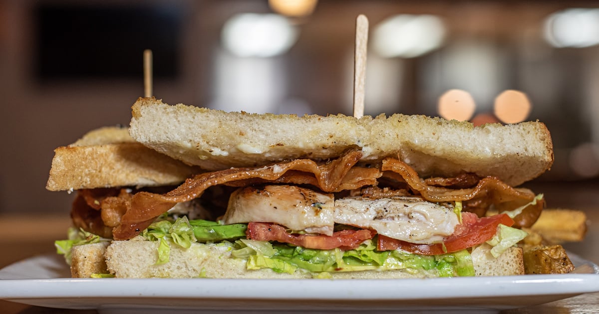 Chicken Club Dinner Craftsman Wood FIred Pizza