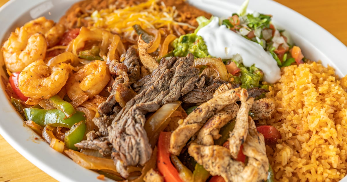 Trio Fajitas D5 Food Tacos el Cunado Cascade Mexican Restaurant in Grand Rapids, MI