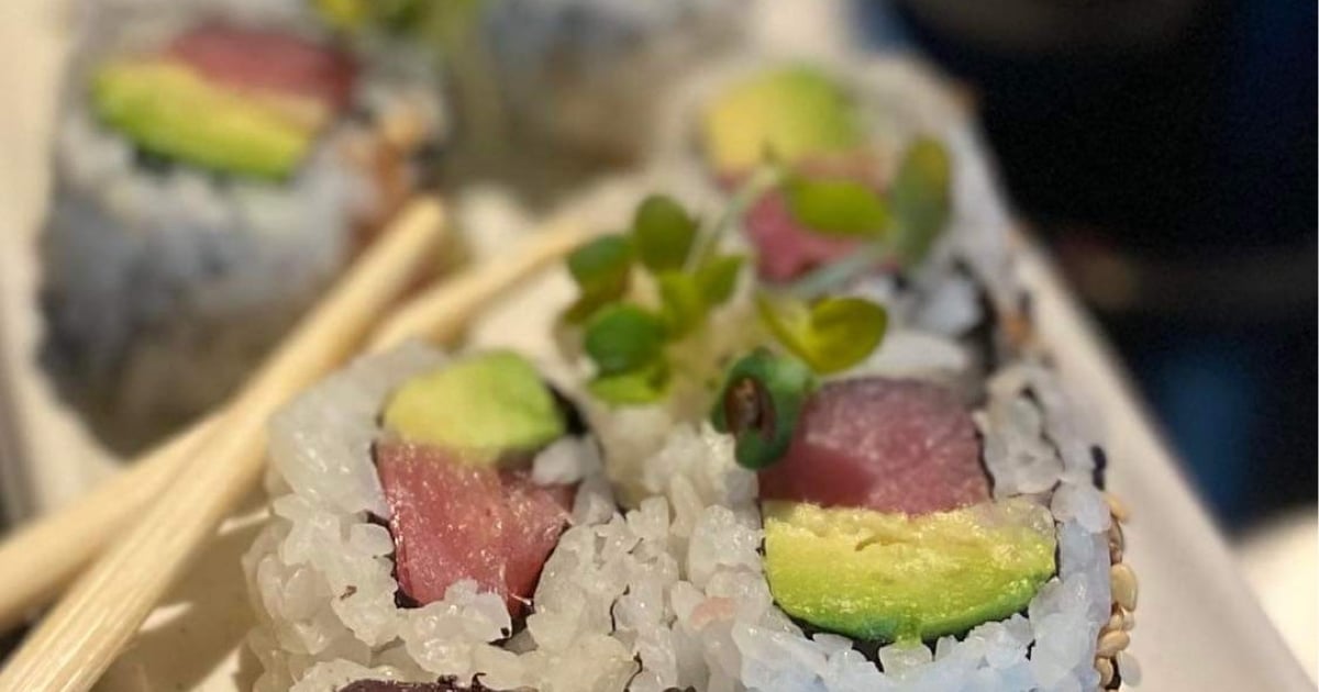 tuna-avocado-roll-sushi-menu-teppanyaki-time