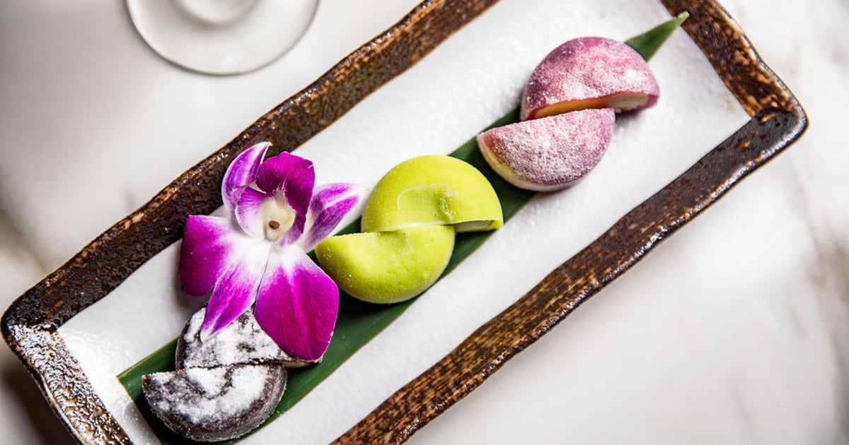 JAPANESE MOCHI ICE CREAM - Lounge 31 - Cocktail Lounge & Sushi