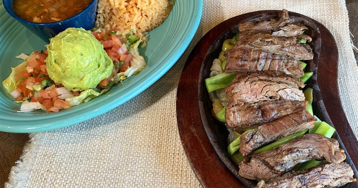 Beef Fajita Dinner Bandera Main Menu Pericos Mexican Cuisine