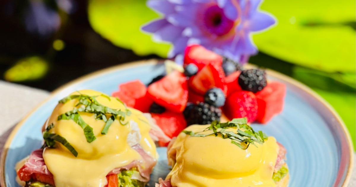 Prosciutto Benedict Weekend Specials Jane's Cafe on 3rd