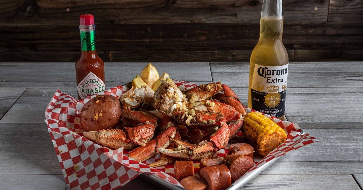 Dungeness Crab Full Menu Crab In A Bag Seafood Restaurant in