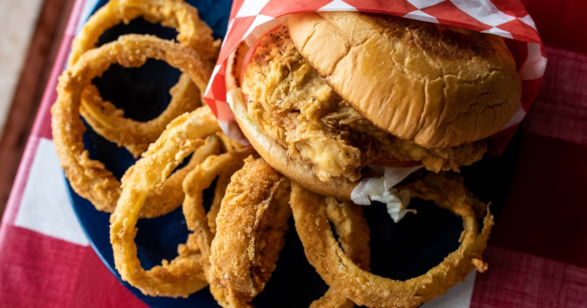 chicken-fried-steak-sandwich-dinner-menu-texan-cafe-pie-shop