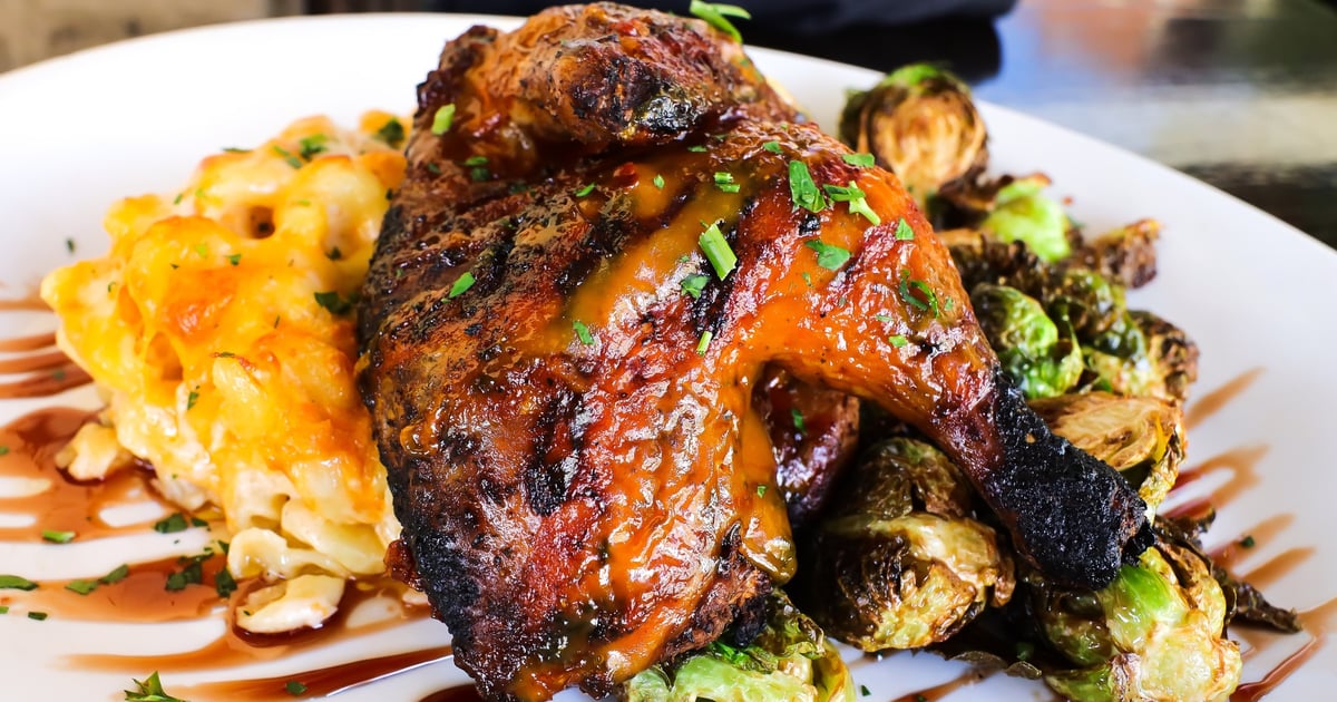 Short Smoked Dry Rubbed Chicken - 1920 Tavern