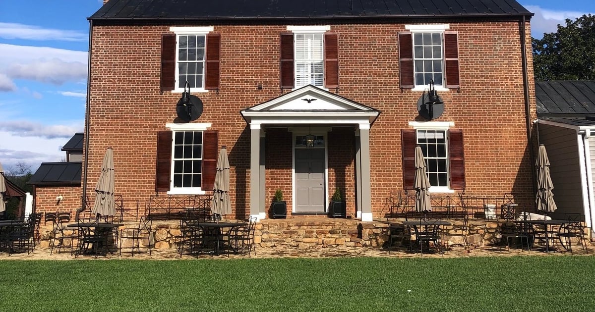 Manor House Cafe Poplar Grove Golf Club Restaurant in Amherst, VA