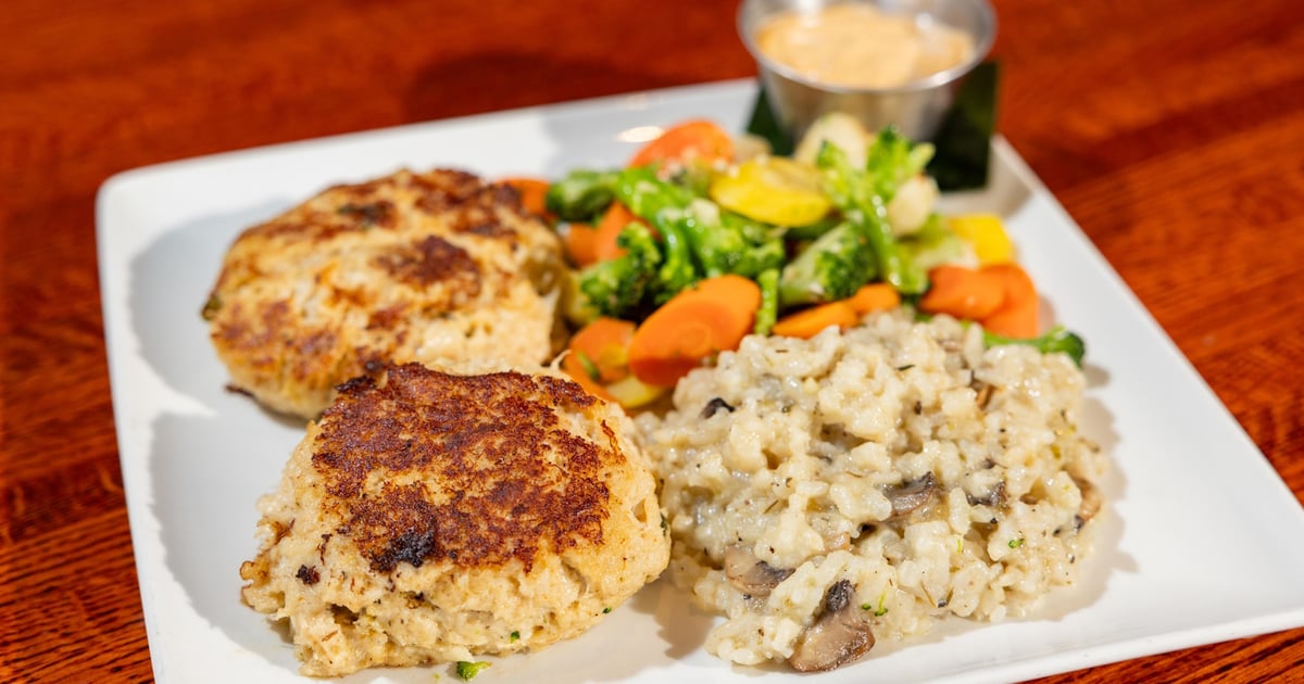 Broiled Jumbo Lump Crab Cakes MENU The Metropolitan, American Diner