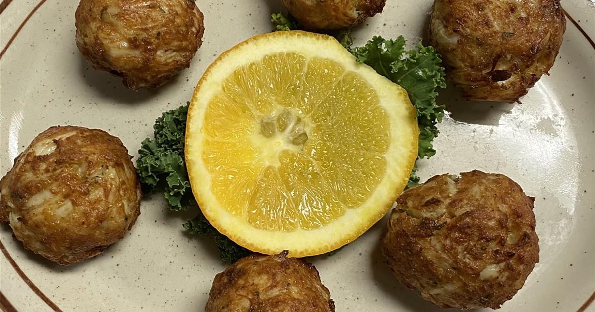 Crab Balls - Lunch Menu - Mike's Restaurant & Crabhouse - Seafood