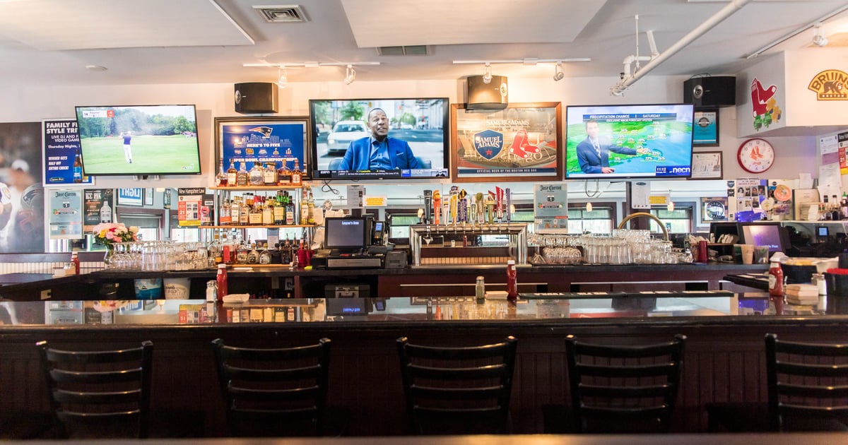 Sports Bar Logan's Run Sports Bar in Hampton, NH