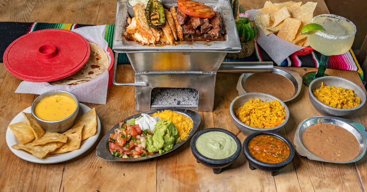 Dom's Fajita Wednesday Chicken & Beef Fajitas Dom's Fajita Wednesdays