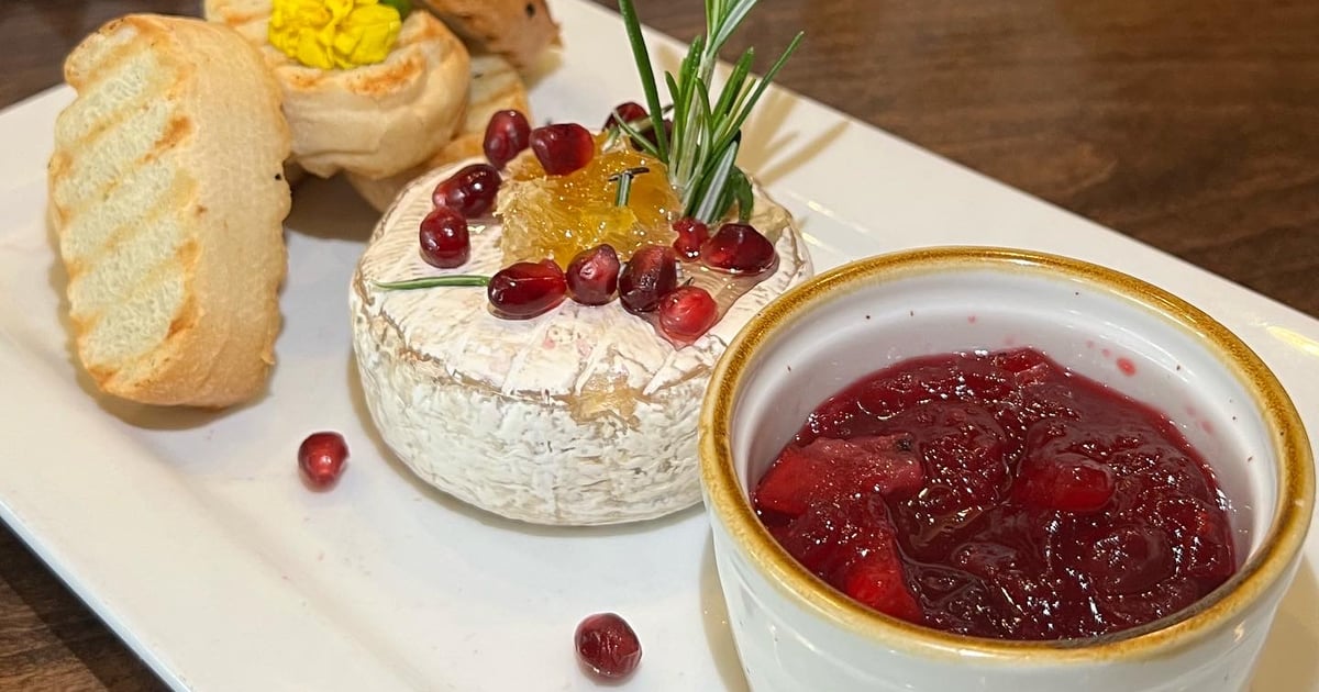 Honey Baked Brie Menu Scratch Kitchen by Ghostface Brewing