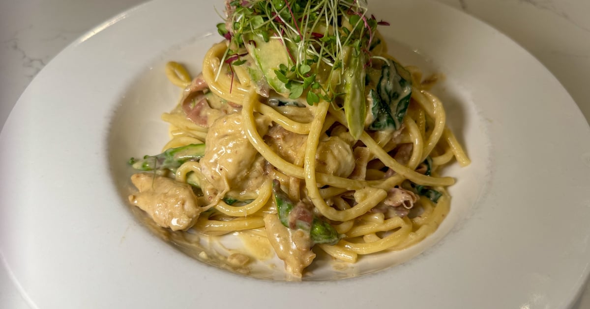 Bucatini Carbonara - Menu - Barrett's Alehouse - American Restaurant in MA