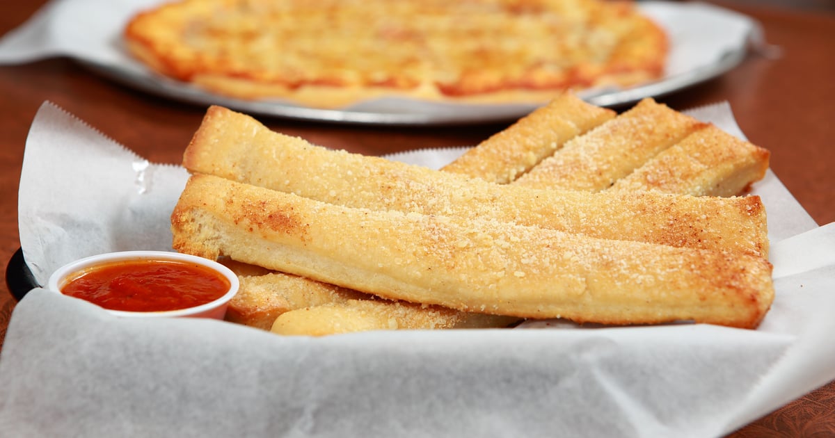Breadsticks Appetizers & Salads Toms Pizza & Restaurant Greek