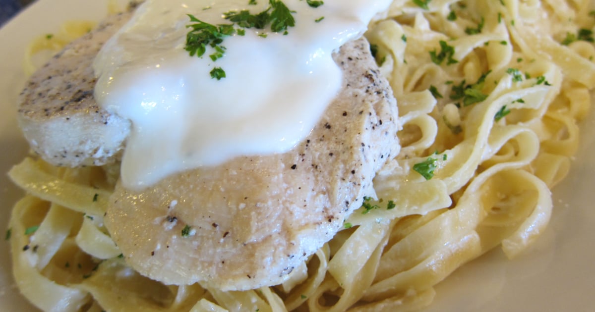 Fettuccini Alfredo w/ Chicken Catering Menu Giuliano's Italian