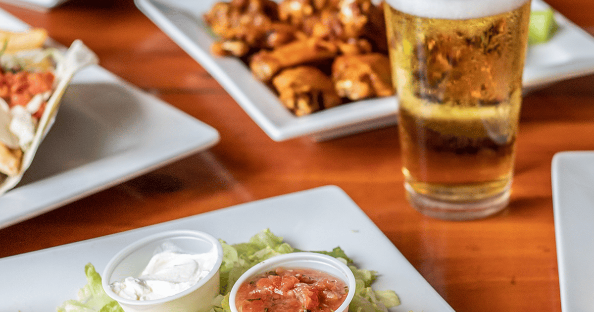 Charlie Horse Bar & Grill in Ocala, FL