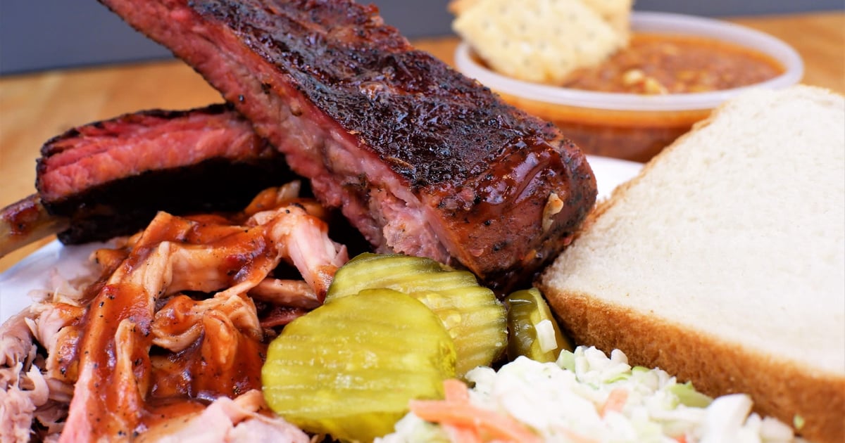 Catering Old Brick Pit Barbeque Barbecue Restaurant in Atlanta, GA