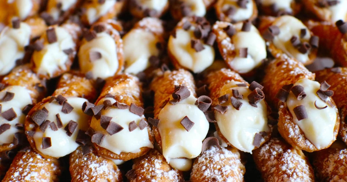 Mini Cannoli - Catering Menu - Exit 4 Food Hall - American Restaurant ...