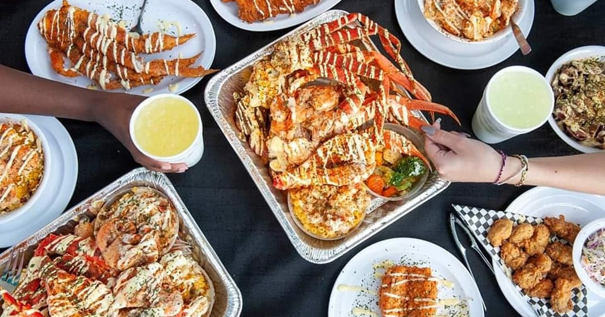 Catering - Q's Crackin Crab & Seafood Kitchen - Seafood Restaurant in Cocoa Beach, FL