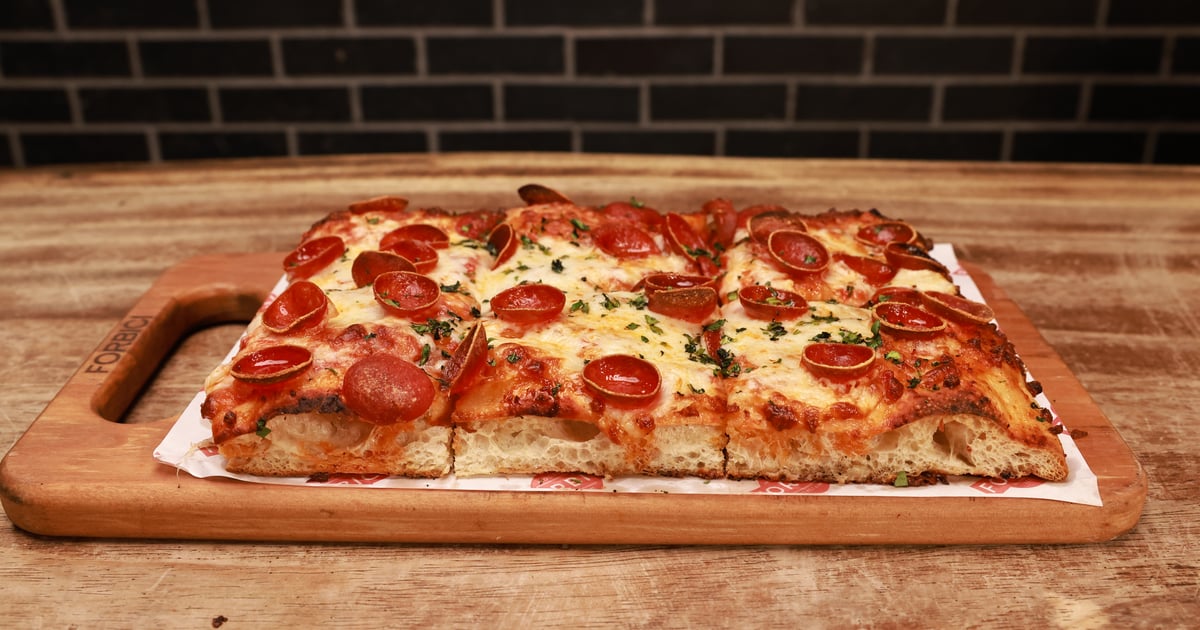 Square pizza discount