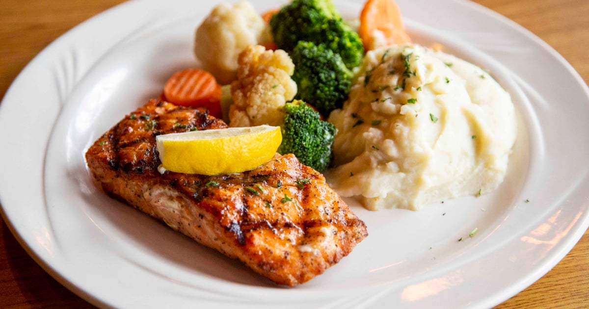Salmon Dinner - Menu - Pike Place Bar & Grill - Bar & Grill in Seattle, WA