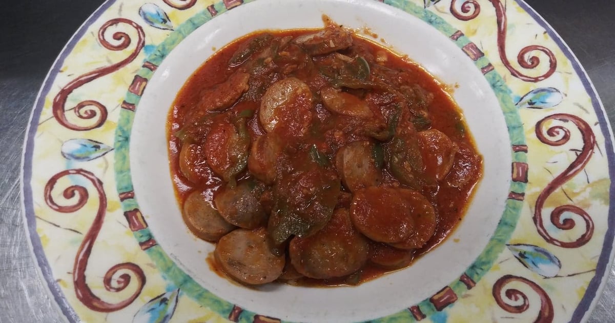 Sausage & Peppers Menu Burnham OIP Italian Restaurant in Burnham, PA