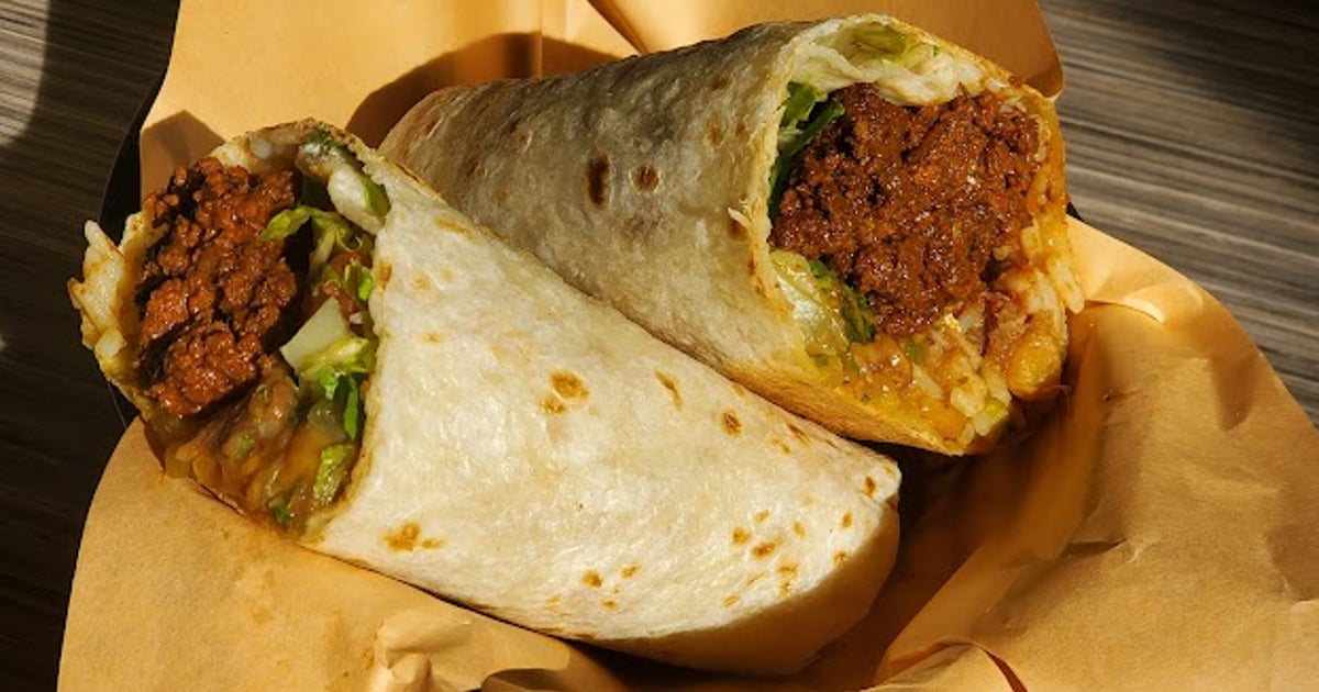 Molé Burrito Menu Burrito Splendido Mexican Restaurant in MB