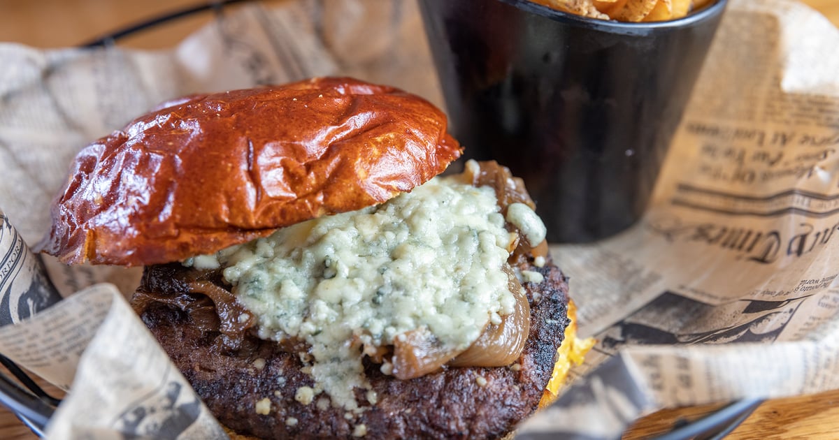 black-and-blue-burger-menu-reilly-s-pub-pub-in-markesan-wi