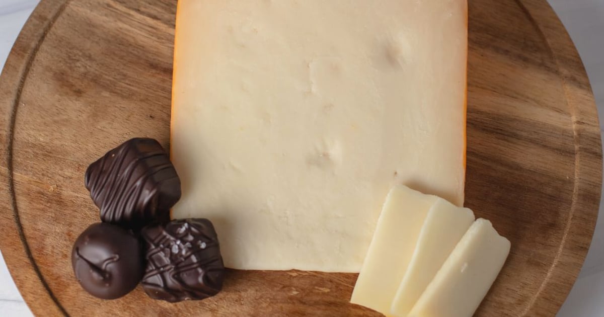 Overjarige All Flavors Marieke Gouda Wisconsin Cheese, Farm, Store