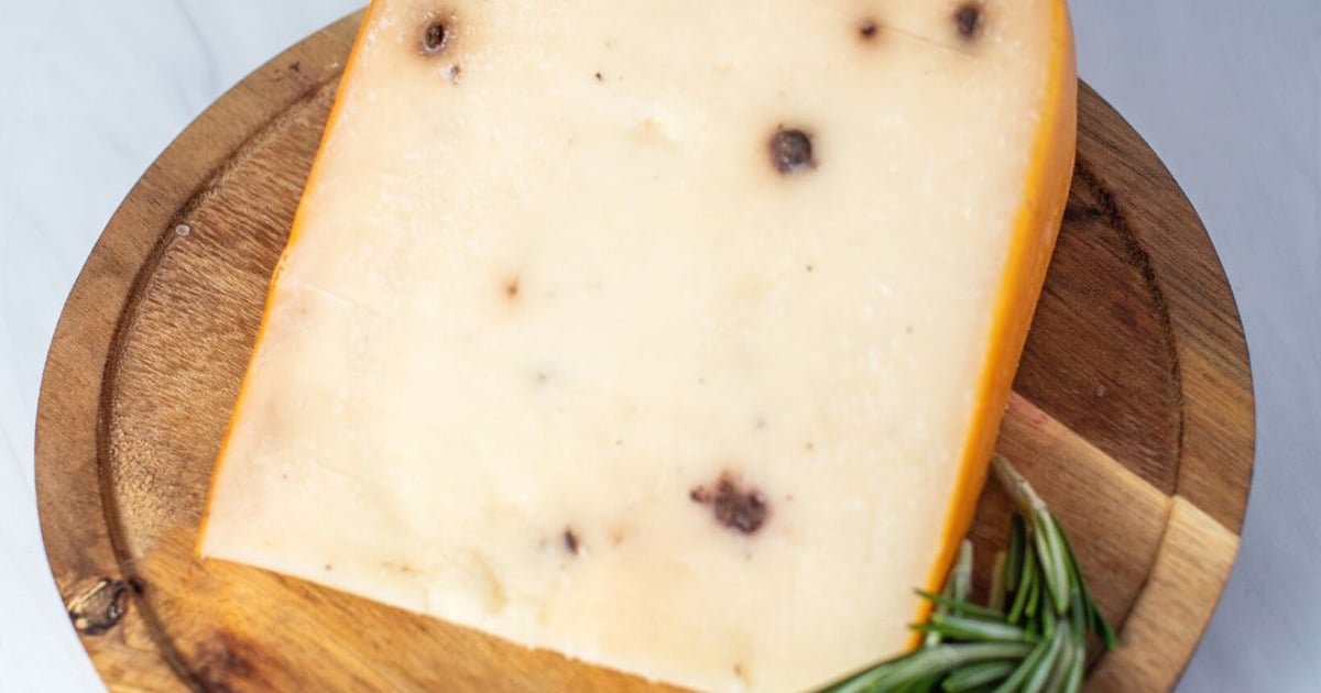 Clove All Flavors Marieke Gouda Wisconsin Cheese, Farm, Store, and