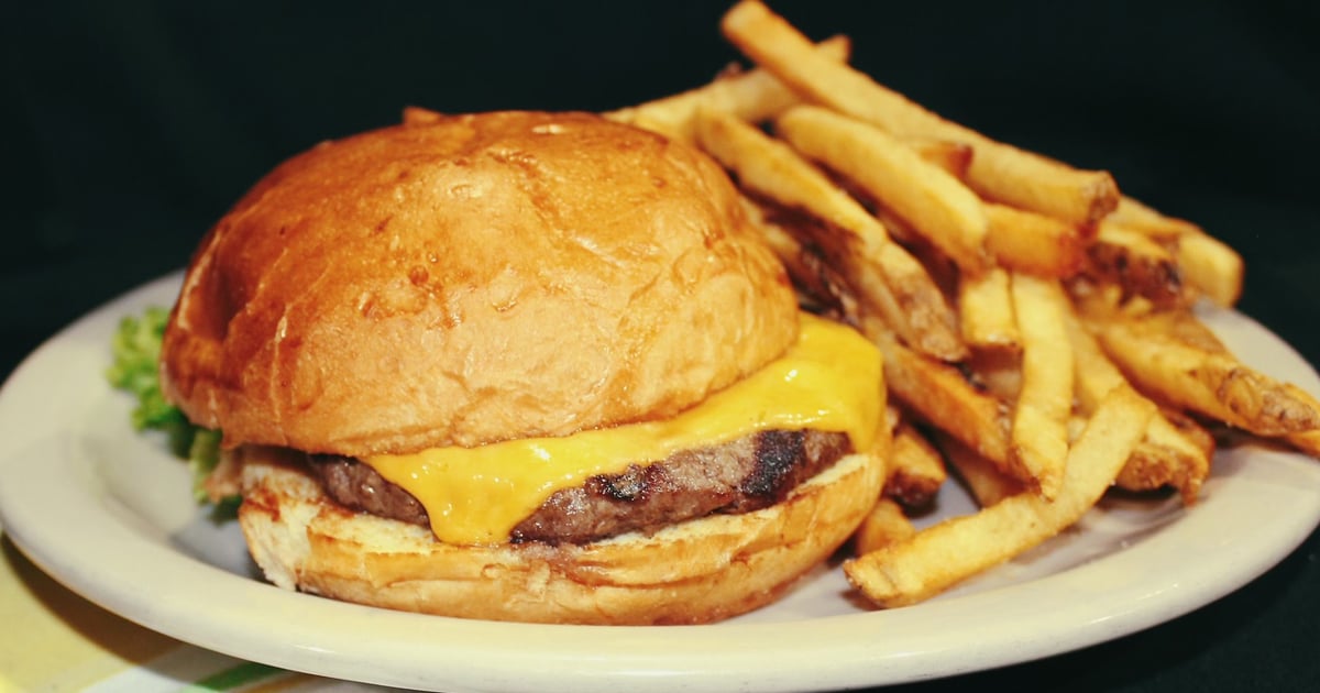 *Cheese Burger Dinner Poppies Restaurant & Lounge Fine Dining