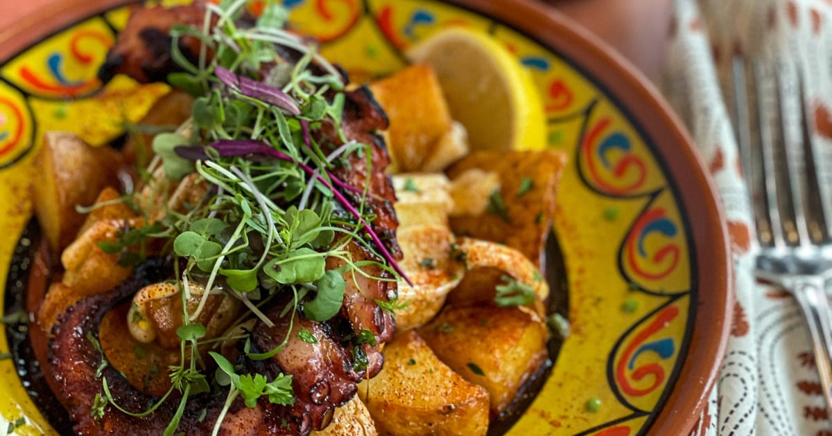 Pulpo A La Parrilla DINNER MENU Tablas Woodstone Taverna (Kafé Neo