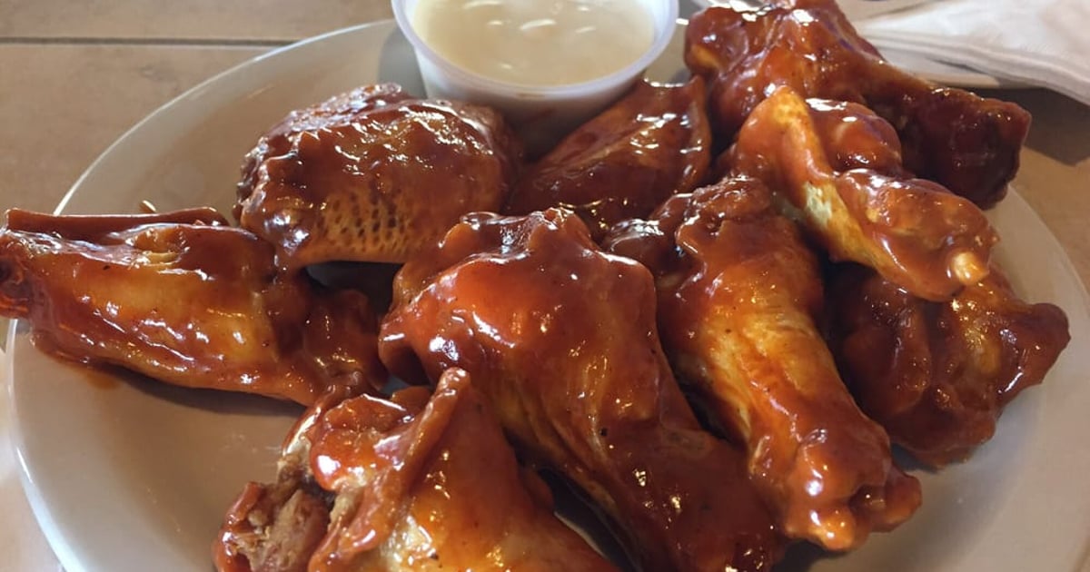 CAPS Sports Grill Sports Bar in Phoenix, AZ