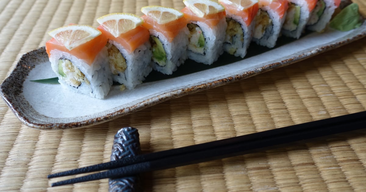 SUPER CRUNCH ROLL - Washoku - Nakato Restaurant - Japanese Restaurant
