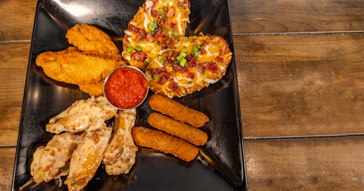 Contact Triple Cats Bar & Grille American Restaurant in OH