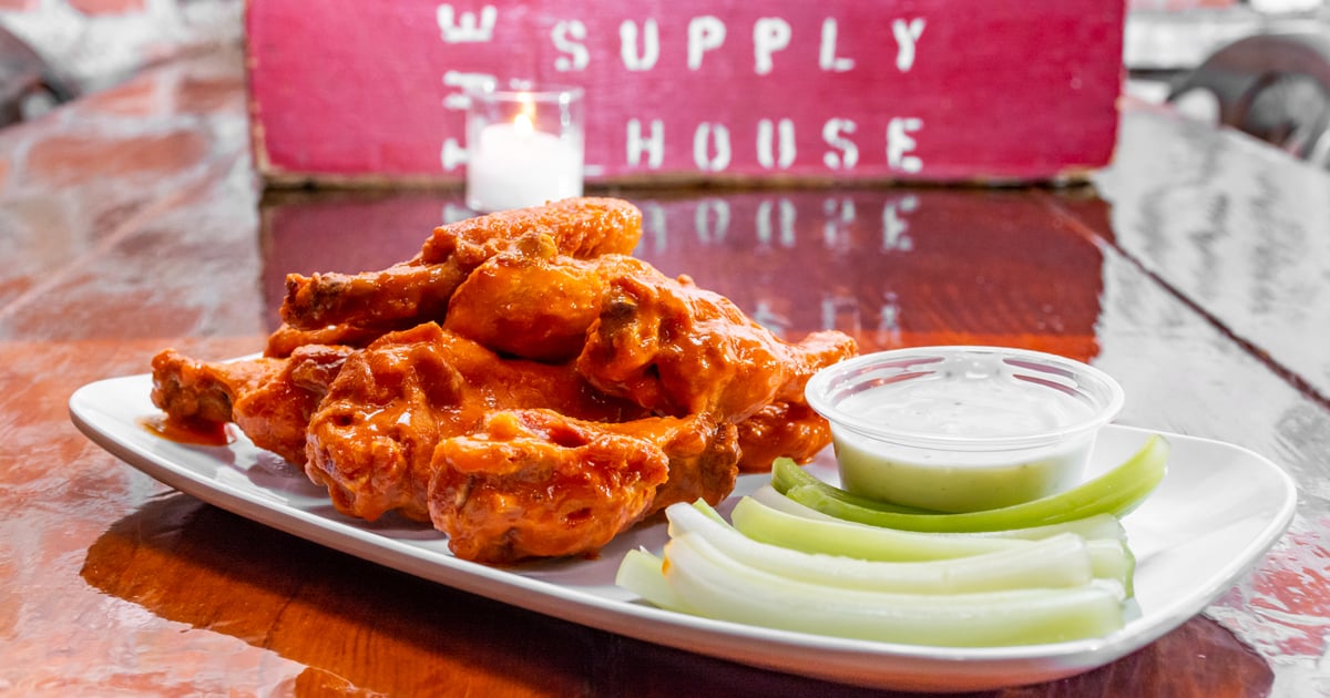 John Scott's Famous Buffalo Wings Menu The Supply House Bar