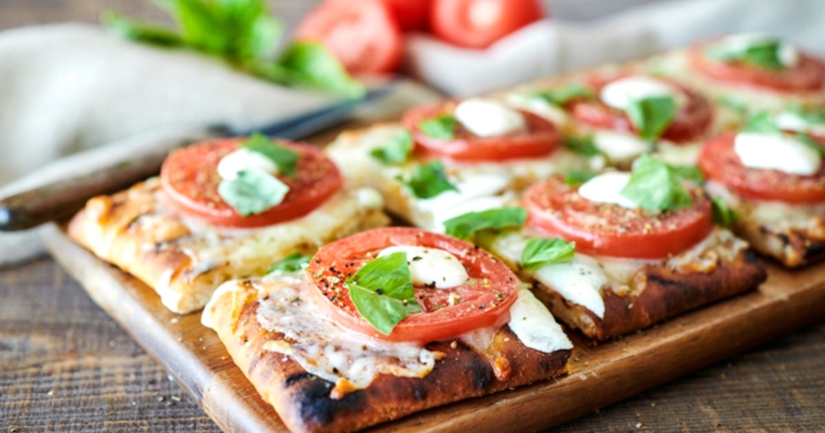 Margherita Flatbread - Private Dining - Grillsmith: Craft By Fire