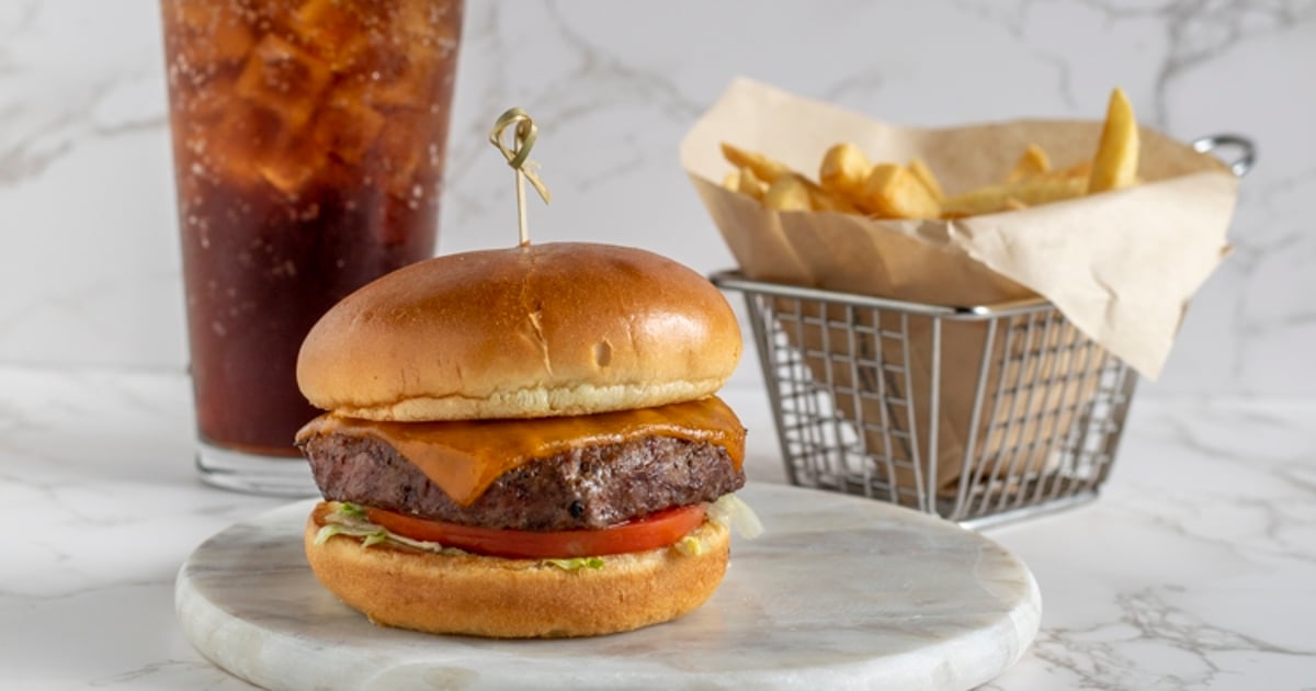 Classic Cheeseburger Weekend Brunch Grillsmith Craft By Fire