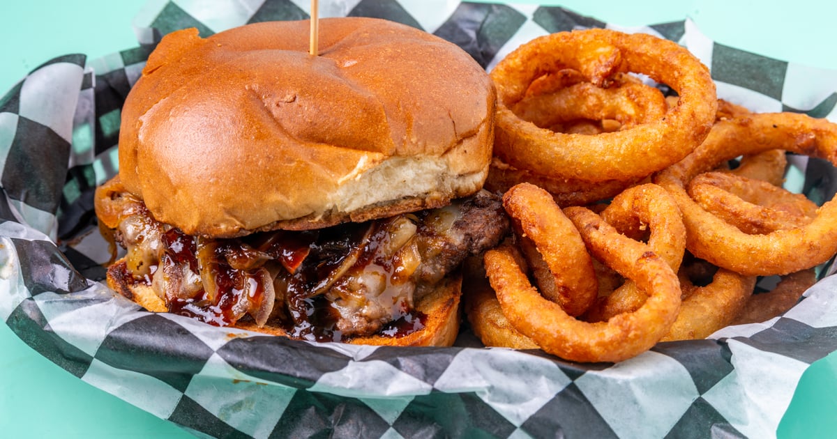 BURGER&COLA バコ上手さん Thearth Jack & Coke Burger - Lelo's