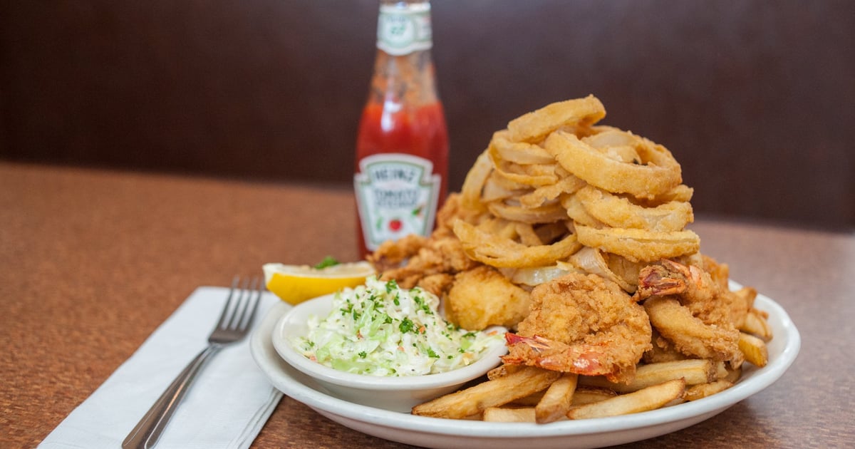 Fried Seafood Platter Dinner Marshland Restaurants & Bakeries