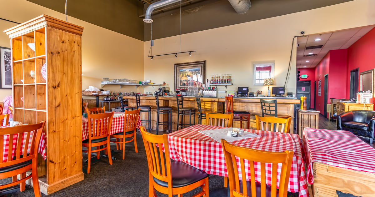 Pinockios About - Pinocchios Longmont
