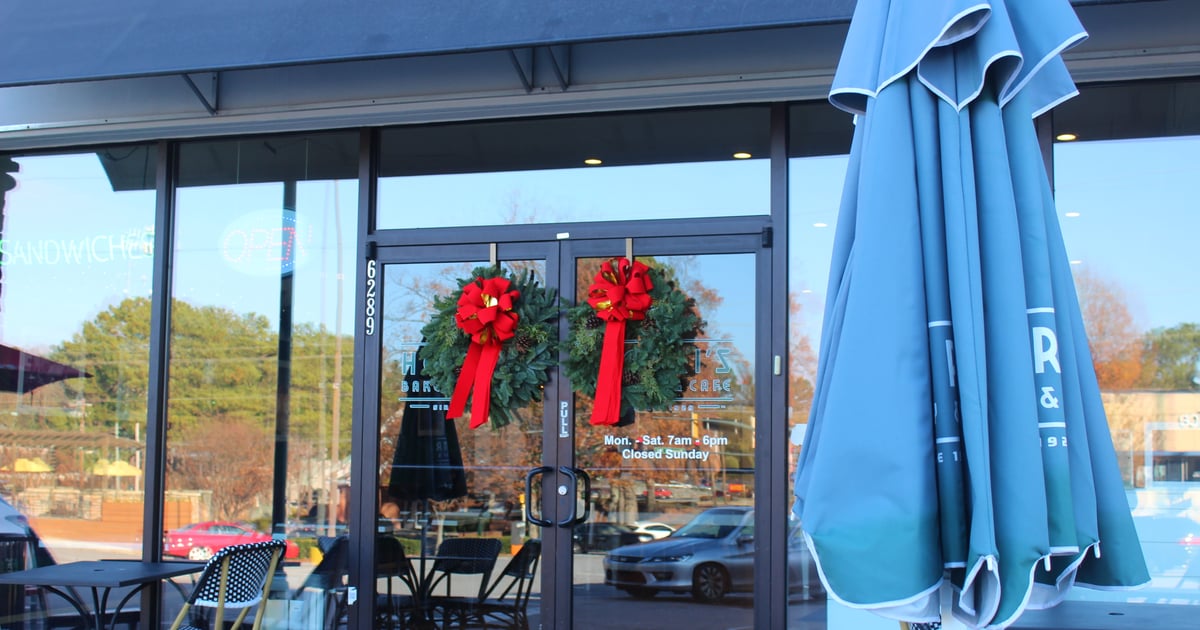 Sandy Springs Henri's Bakery & Deli Restaurant in GA