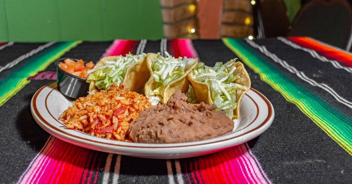 Tacos (3 hard shells) Menu El Nibble Nook Mexican Restaurant in MI