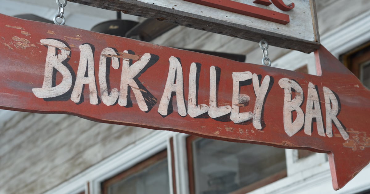 the-back-alley-bar-red-dog-diner-fine-comfort-food-made-from-scratch