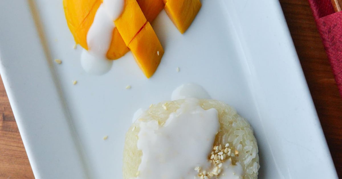 Sticky Rice with Fresh Mango Desserts Brodard Chateau Vietnamese