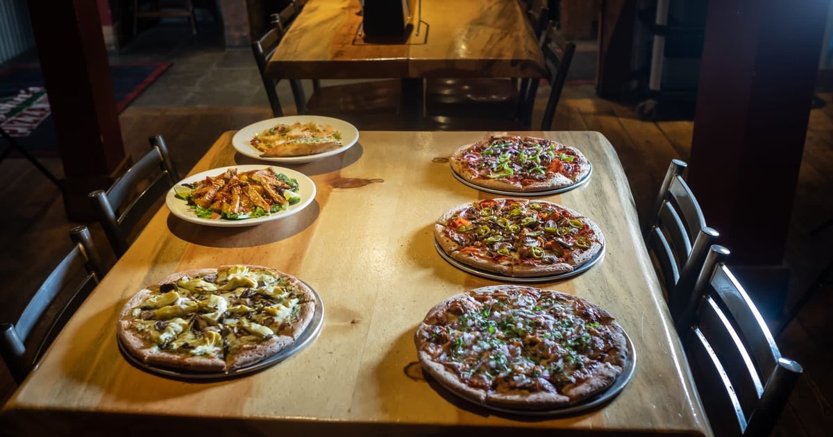 Menu Johns Pizza Works & The Outlaw Saloon Restaurant & Sports Bar