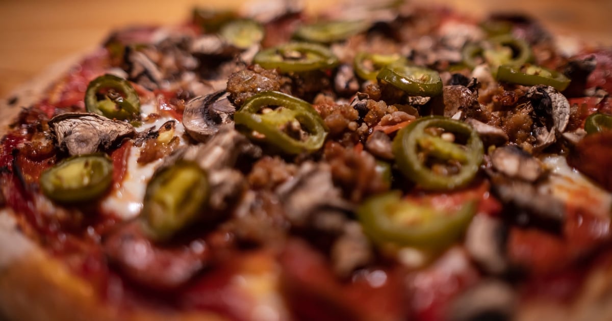 John's Pizza Works Johns Pizza Works & The Outlaw Saloon Restaurant